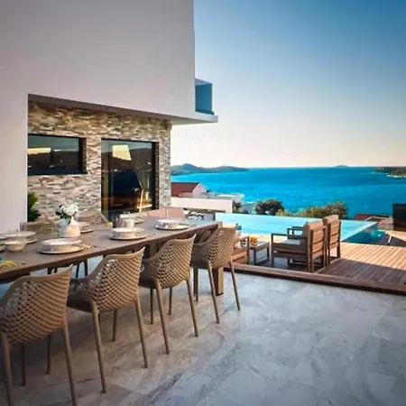 Stylish Sunrise Uakz 5 Bedroom Holiday home *