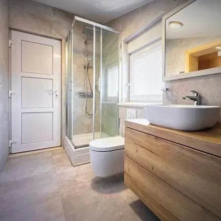 Stylish Sunrise Uakz 5 Bedroom Holiday home Rogoznica (Sibenik-Knin)